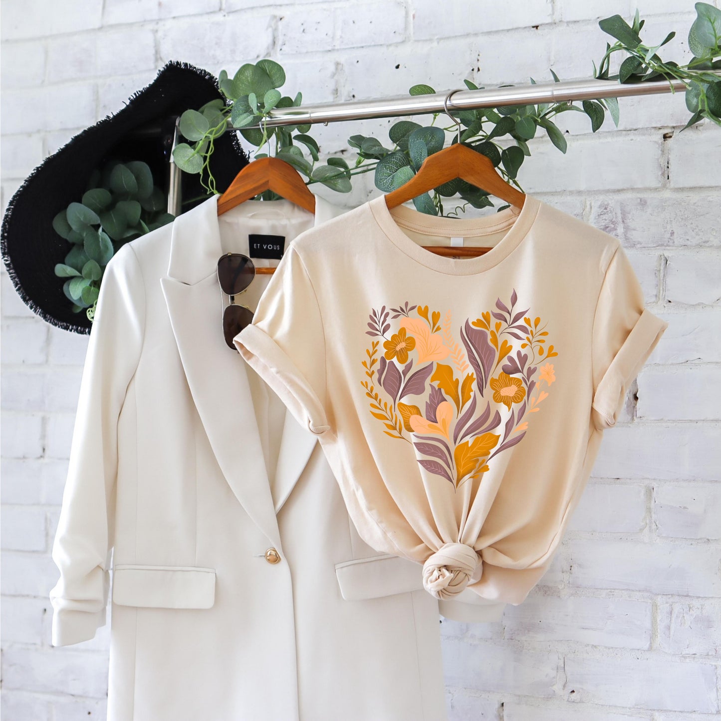 LOVE IN BLOOM TEE