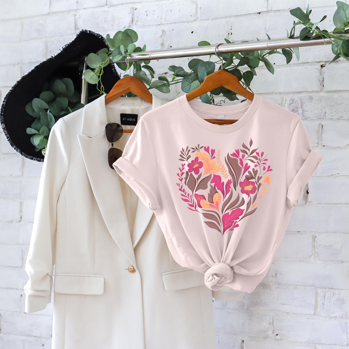 LOVE IN BLOOM TEE