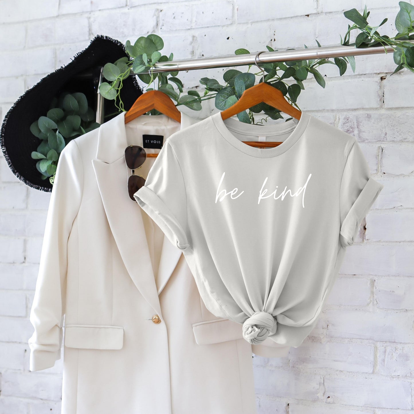 BE KIND TEE
