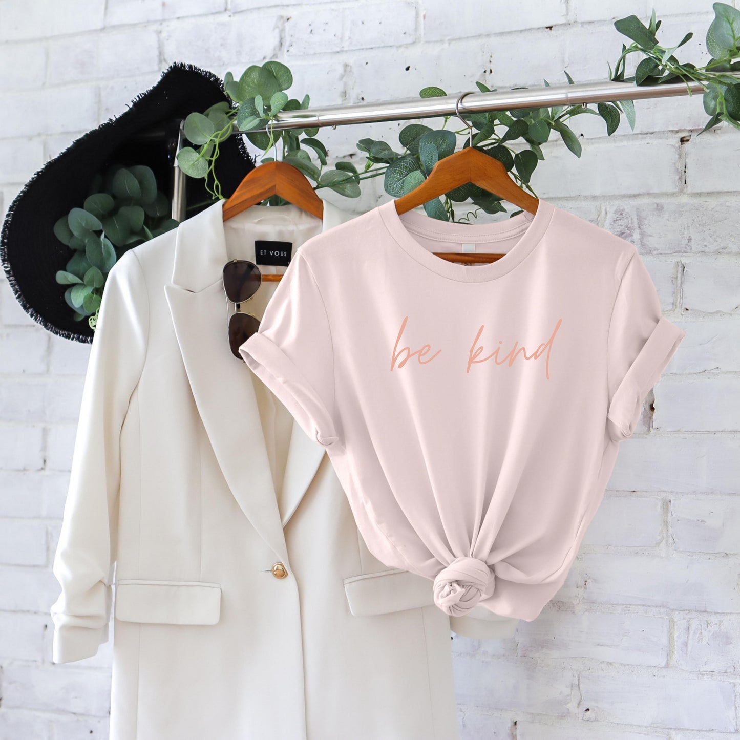 BE KIND TEE