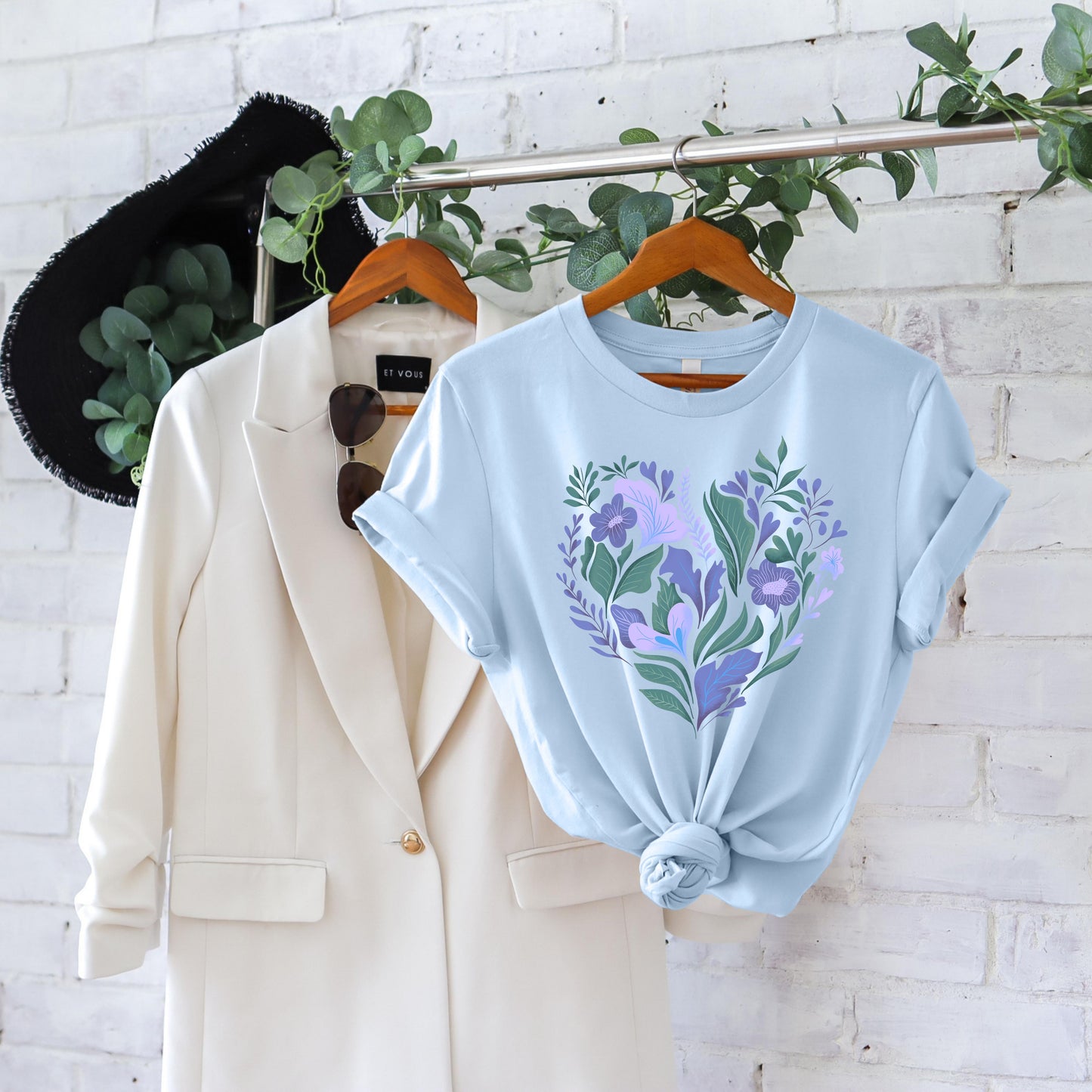 LOVE IN BLOOM TEE